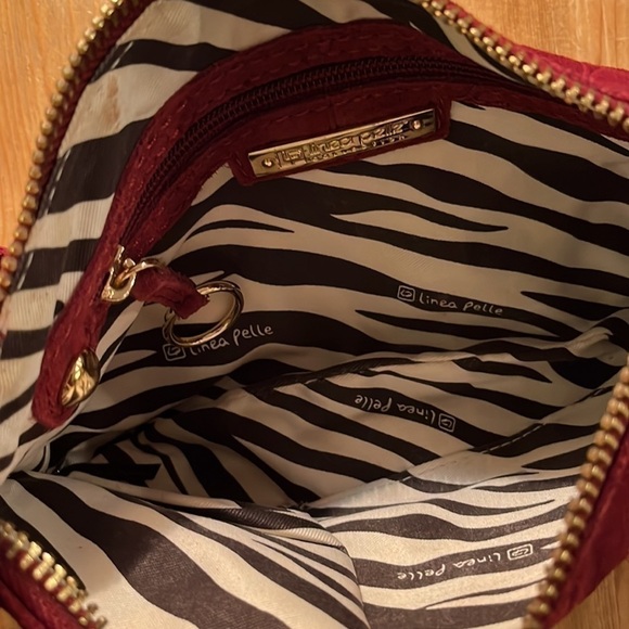 𝅺LINEA Pelle Collection Red Croc Embossed Suede Crossbody Bag - Picture 4 of 9